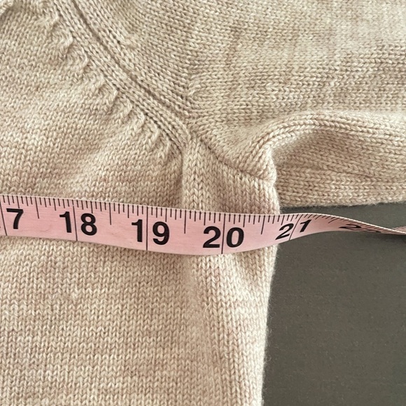 Carole Little Tan Merino Wool Sweater Jacket Long Button Cardigan M Preppy - Picture 4 of 8